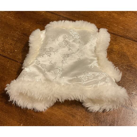 American Girl Doll Winter White Fur-Trimmed Vest 18" Clothes - Picture 3 of 4